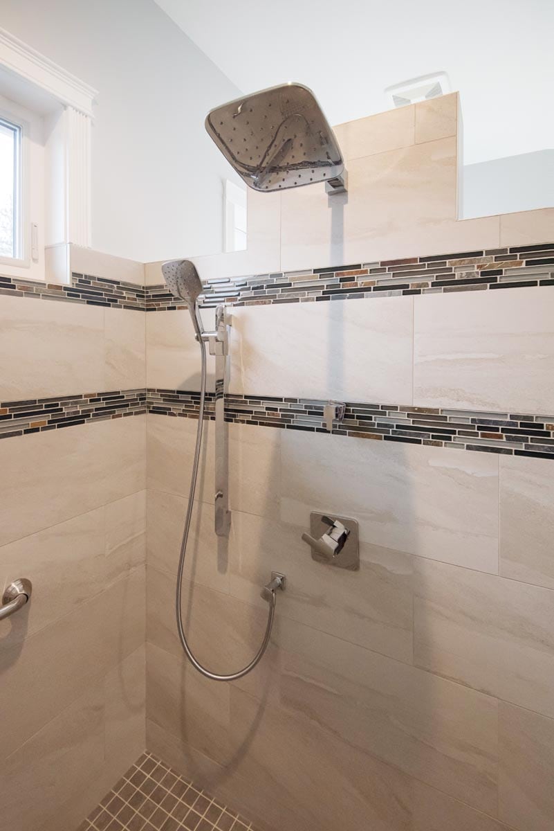 shower with dual tile